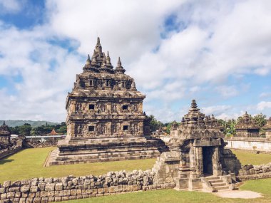 Candi Plaosan veya Plaosan Tapınağı Plaosan Kompleksi tapınağı, Bugisan köyü, Prambanan, Yogyakarta yakınlarındaki Klaten Regency, Orta Java, Endonezya