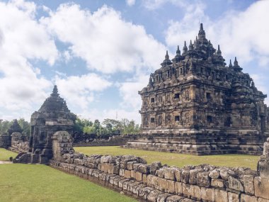 Candi Plaosan veya Plaosan Tapınağı Plaosan Kompleksi tapınağı, Bugisan köyü, Prambanan, Yogyakarta yakınlarındaki Klaten Regency, Orta Java, Endonezya