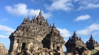Candi Plaosan veya Plaosan Tapınağı, Plaosan Kompleksi tapınağında. Bugisan köyünde bulunan Cava Budist tapınaklarından biri, Prambanan, Yogyakarta yakınlarındaki Klaten Regency, Orta Java, Endonezya