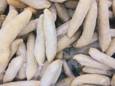 Süpermarkette dondurulmuş buzdolabında Çiğ Otak otak snack, uskumru balık Çiğ Kızarmış et. Endonezya snack yerel