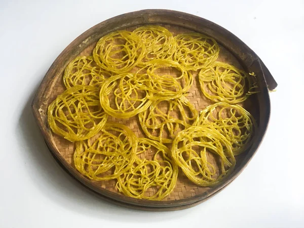 Traditional Indonesian Homemade Noodles Drying Bamboo Tray White Background — Stock Photo, Image