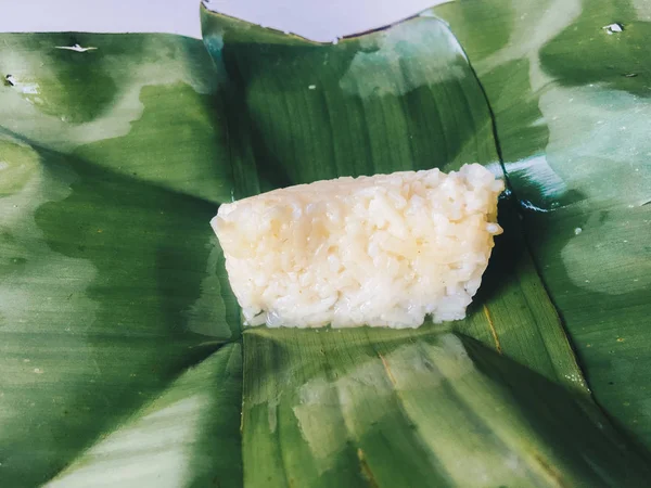 Tejp Ketan Indonesien Traditionell Mat Som Serveras Med Banana Leaf — Stockfoto