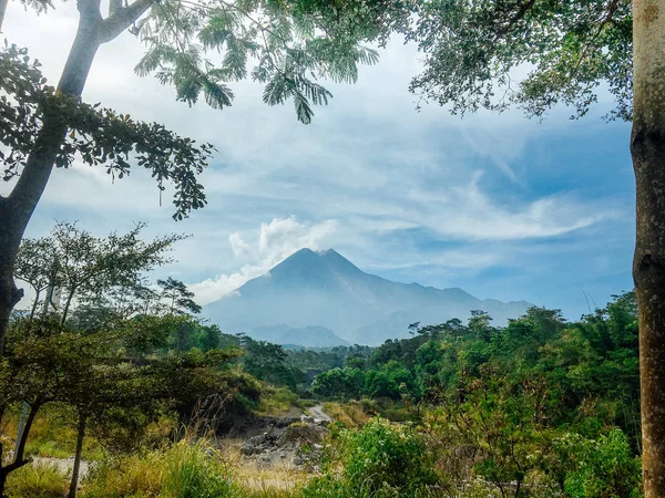 Вид Вулкан Мерапи Джокьякарта Индонезия — стоковое фото