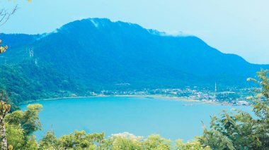 Buleleng Bali, Endonezya'da Lesung Mt ile Buyan Gölü'nün güzel manzarası