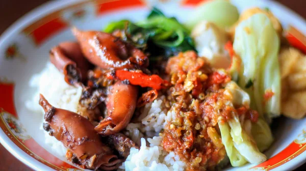 Nasi Tempong Atau Sego Tempong Masakan Pedas Tradisional Banyuwangi Jawa — Stok Foto