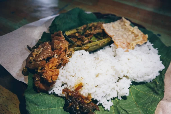 Nasi Jamblang Eller Sego Jamblang Traditionell Risrätt Från Cirebon Västra — Stockfoto