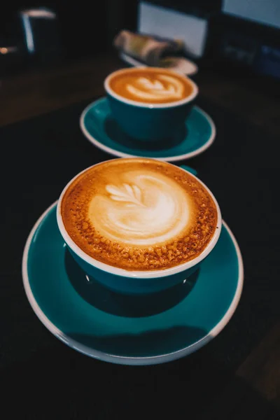 Uma Xícara Café Latte Cappuccino Com Espuma Espumosa Xícara Café — Fotografia de Stock