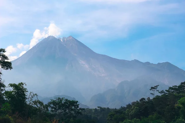 默拉皮山的美景 印尼日惹的热门目的地 — 图库照片