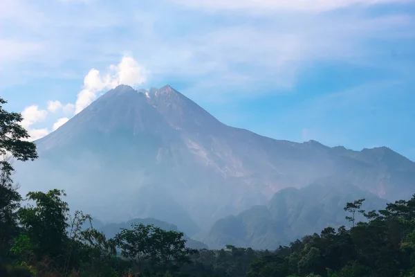 默拉皮山的美景 印尼日惹的热门目的地 — 图库照片