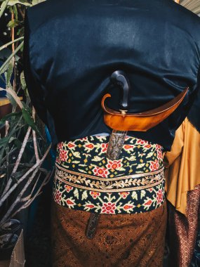 Marketin sepetindeki dişi fasulyeler.