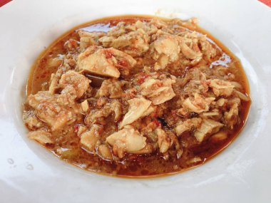 Et ve peynirli fırında domuz eti