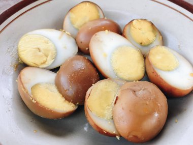 Patates ve yumurtalı yumurta.