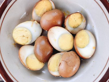 Patates ve yumurtalı yumurta.