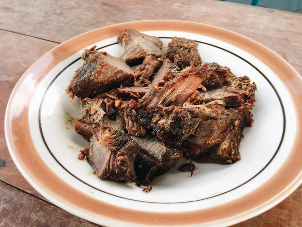 Gebratenes Schweinefleisch Mit Pilzen Und Petersilie — Stockfoto