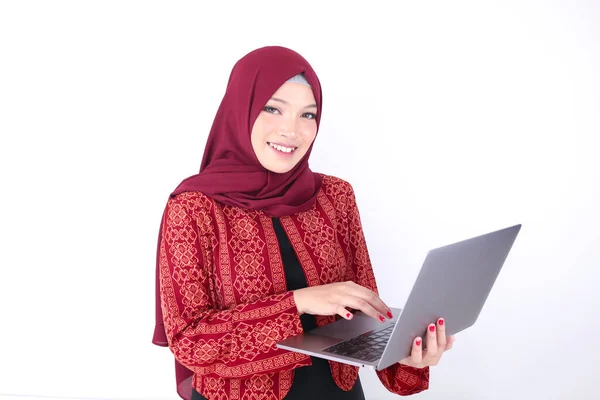 Young Asian Islam Woman Standing Smiling Face Hand Holding Laptop — Stock Photo, Image