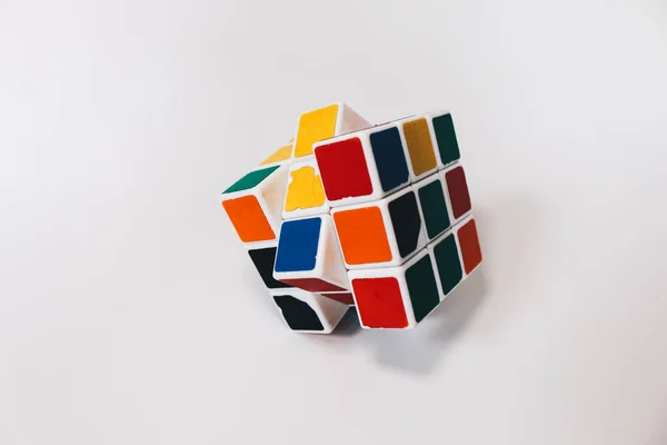 Yogyakarta Indonesia Noviembre 2019 Rubik Cube Toy 3X3 Isolated White — Foto de Stock