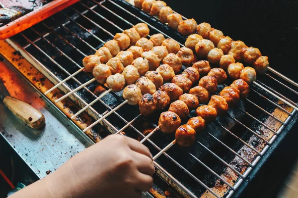 Matlagning Grill Meatball Satay Grill Spis Detta Indonesian Traditional Street — Stockfoto