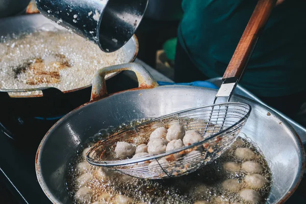 Cocinar Albóndigas Aceite Hirviendo Sartén — Foto de Stock