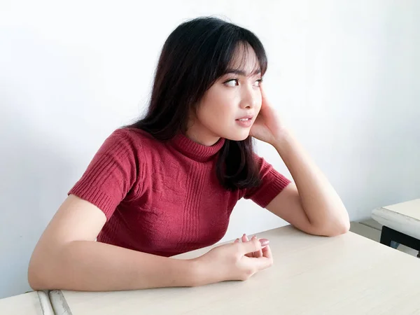 Asian Beautiful Girl Looking Daydreaming Holding Chin — Stock Photo, Image