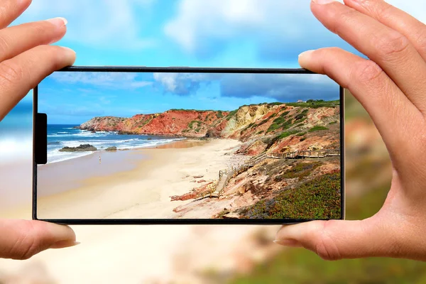 Mujer Con Teléfono Móvil Fotos Playa — Foto de Stock