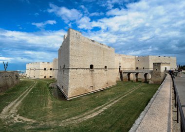 Normanlar tarafından kurulan kale Hohenstaufen Alman kraliyet ailesine aitti, daha sonra 16..