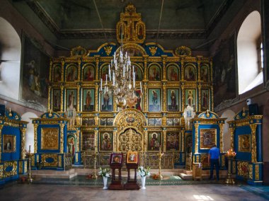 İç desteklerin olmaması katedralin tüm dikdörtgen alanını kaplar ve sadece Merkez kubbede hafif bir tambur vardır, geri kalanlar sağırdır.