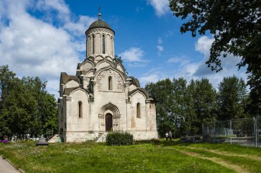 Katedral Moskova'daki en eski kilise binasıdır. Büyük Andrei Rublev inşaat ve duvar boyama yer aldı. Bu tapınak Moskova Kremlin tüm katedraller daha eskidir.     