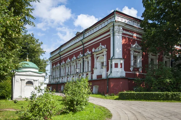 Rus Aristokrasisinin Dinlendiği Nekropol Manastırın Topraklarının Çoğunu Kaplar — Stok fotoğraf