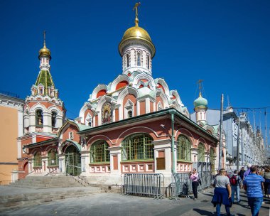 Katedral, Rus ordusunun yabancı işgalcileri Moskova'dan kovarak kovdığı ikona tapmak için inşa edildi..    