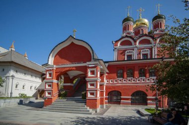 Manastır Romanov boyars emlak dayanmaktadır ve Romanov klan kalıntıadını taşır - Tanrı'nın Annesi simgesi 