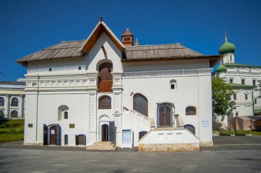 16. yüzyılın Moskova'sının en iyilerinden biri olan bu geniş konut binası, Korkunç Çar İvan İngiliz tüccar ve diplomatları ağırlamayı amaçlıyordu..     