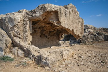 Mezar yapılarının ihtişamı nedeniyle kentin antik nekropolüne Kraliyet Mezarları adı verilir. Romalılar onu yağmaladılar ve nekropolü taş ocağına çevirdiler..