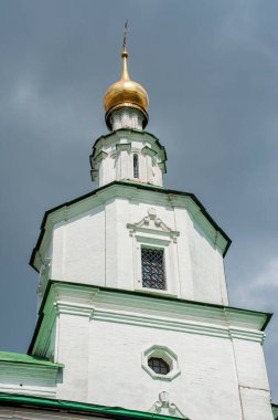 İlk Moskova prensi Daniel 1281 yılında Moskva Nehri kıyısında Danilov Manastırı 'nı kurdu. Manastır Moskova 'nın varoşlarında bir kale olarak hizmet verdi..          