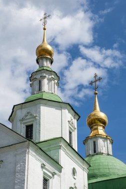 İlk Moskova prensi Daniel 1281 yılında Moskva Nehri kıyısında Danilov Manastırı 'nı kurdu. Manastır Moskova 'nın varoşlarında bir kale olarak hizmet verdi..          