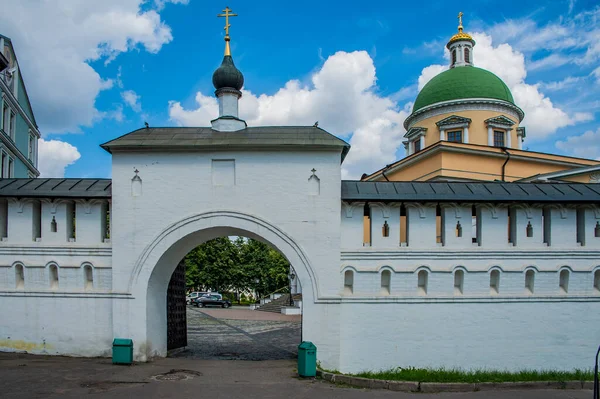 Den Första Moskvarprinsen Daniel Grundade Danilovklostret Vid Moskvaflodens Strand 1281 — Stockfoto