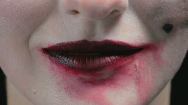 Girl with smeared lipstick — Stock Video