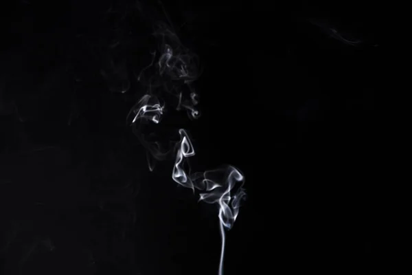 화이트는 아로마 스틱의 연기 구름 고립 — 스톡 사진