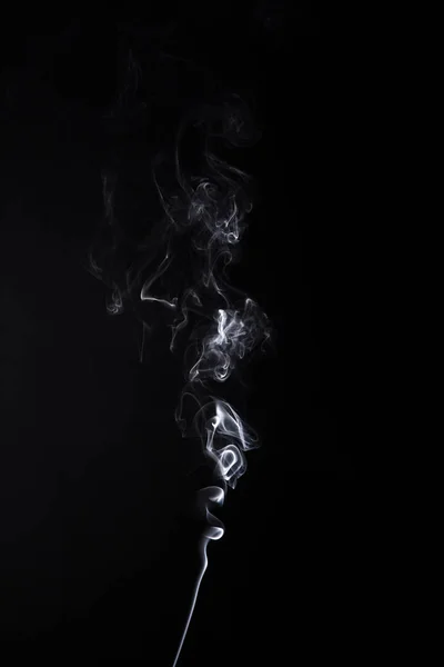 Ondas fumegantes de aromastick ardente — Fotografia de Stock