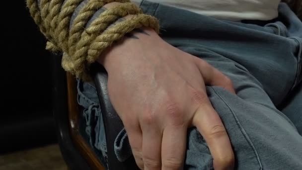 Cuerda y mans manos, de cerca — Vídeos de Stock
