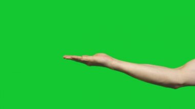 Erkek teklif jest yeşil zemin üzerine