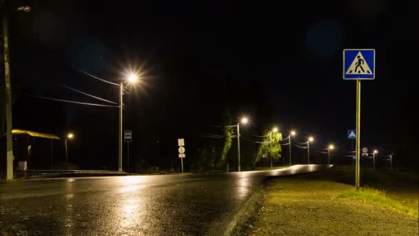 Autopista nocturna en verano — Vídeo de stock