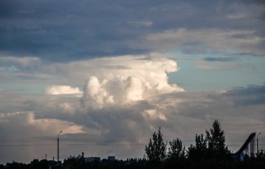 Bir gün beyaz bulutlar gökyüzü görüntü