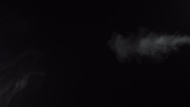 Bílý Kouřový Oblak Elektronické Cigarety Černém Pozadí — Stock video