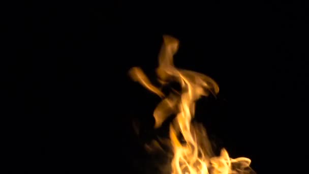 Фон горящего оранжевого огня с дымом — стоковое видео