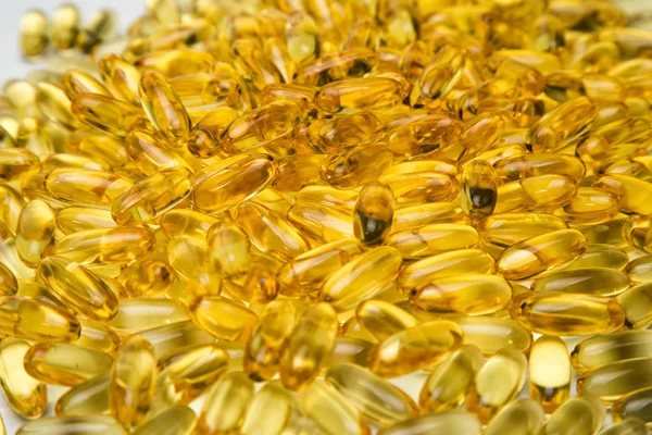 Contexte de l'huile de poisson jaune dans les médicaments — Photo