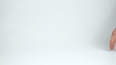 Yürüyen parmakları Tamam jest gösterilen