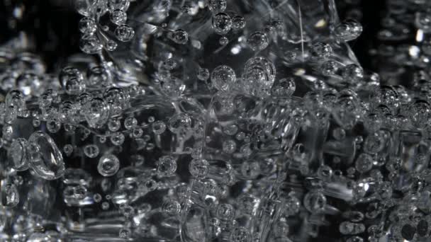 Images d'eau minérale avec bulles — Video