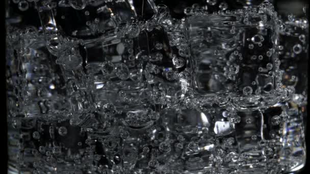 Macro de agua de soda con burbujas — Vídeos de Stock