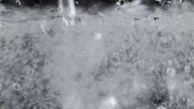 Makro video cam kabarcıkları ile maden suyu