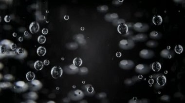 Mineral su kabarcıkları cam